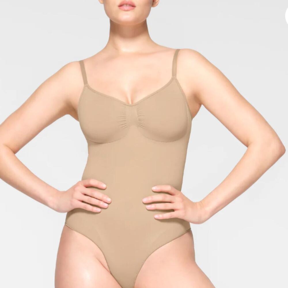 SKIMS Sculpting Bodysuit Small Nude Tan Shapewear Adjustable Straps Snaps